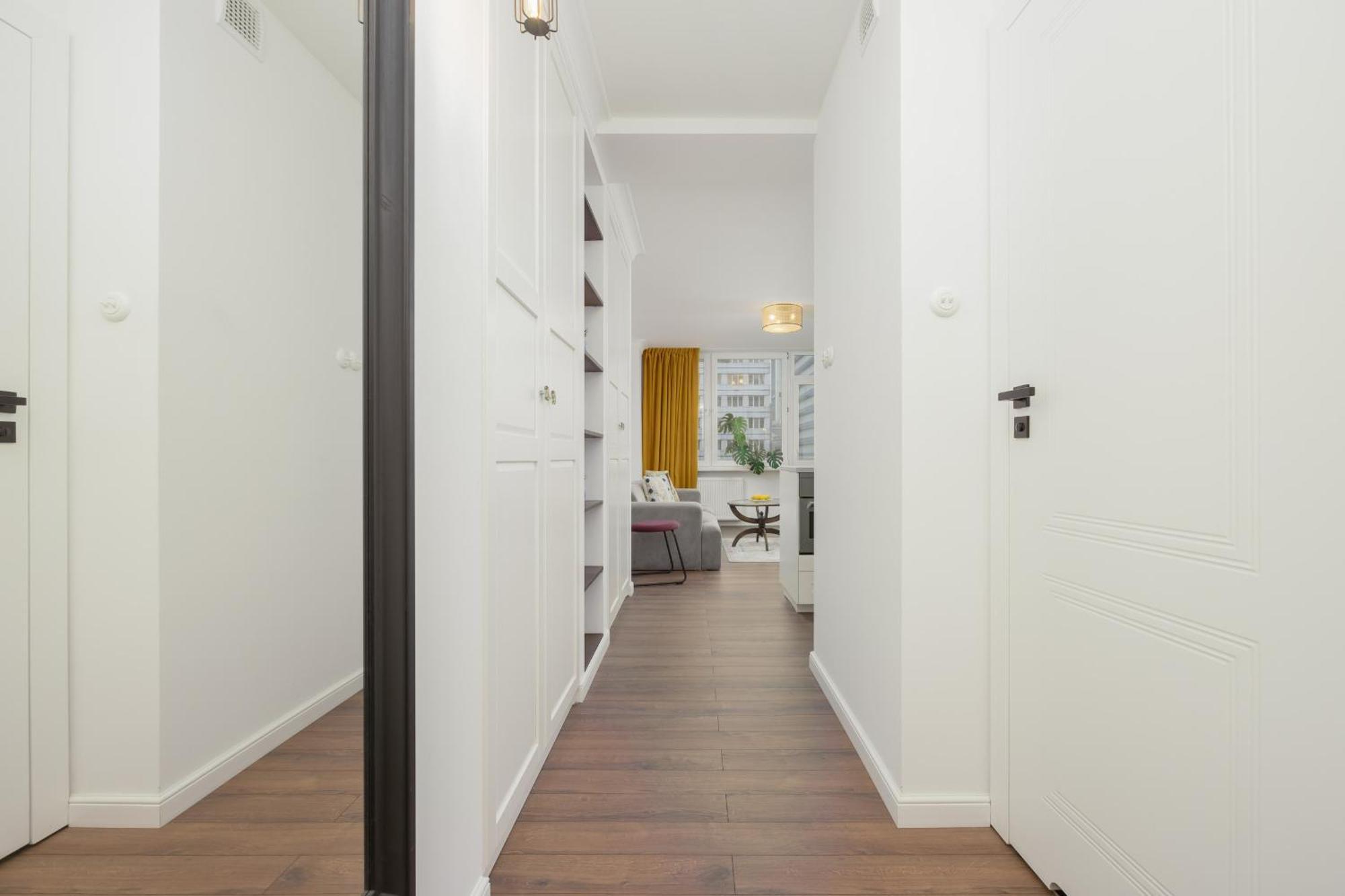 Marszalkowska Stylish Apartment With Balcony Warsaw Center By Noclegi Renters Exterior foto